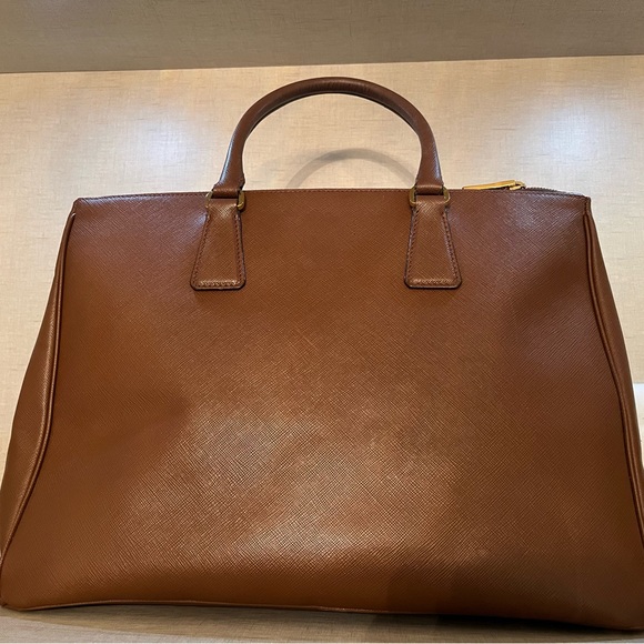 Prada Saffiano Lux Double Zip Tote BN1786 in Brown (Palissandro) - Picture 9 of 17